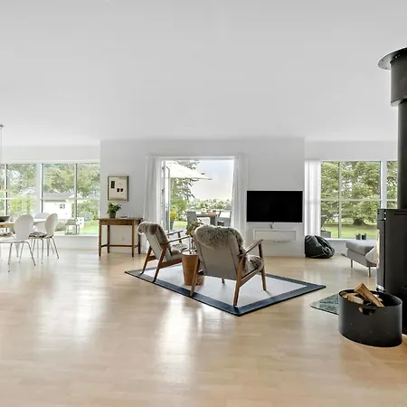Amazing In With Kitchen Holiday home *